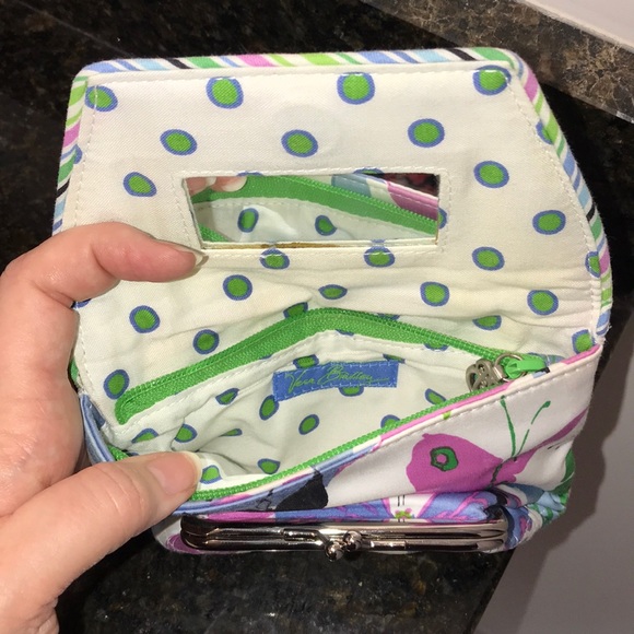 Vera Bradley limited addition Casey sateen wallet - Picture 2 of 8